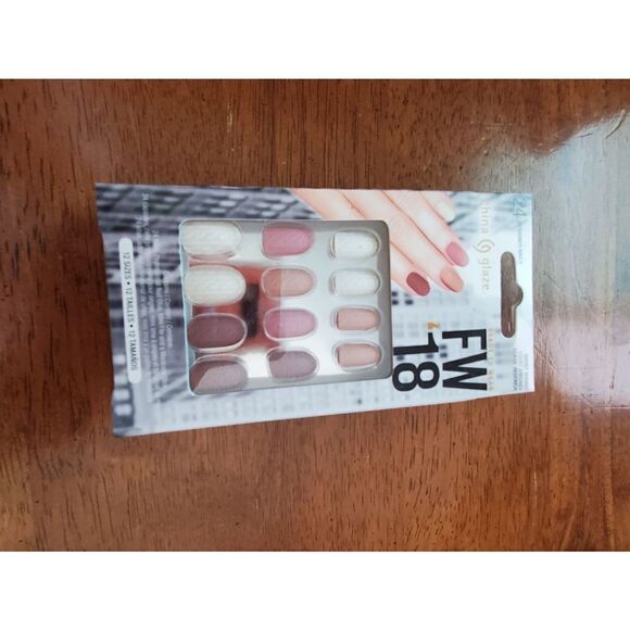 Nails   - Picture 2 of 3